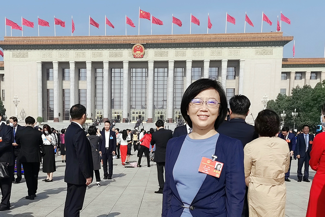 6. 全国人大代表、MK在线注册（中国）光电所型号副总师羊毅